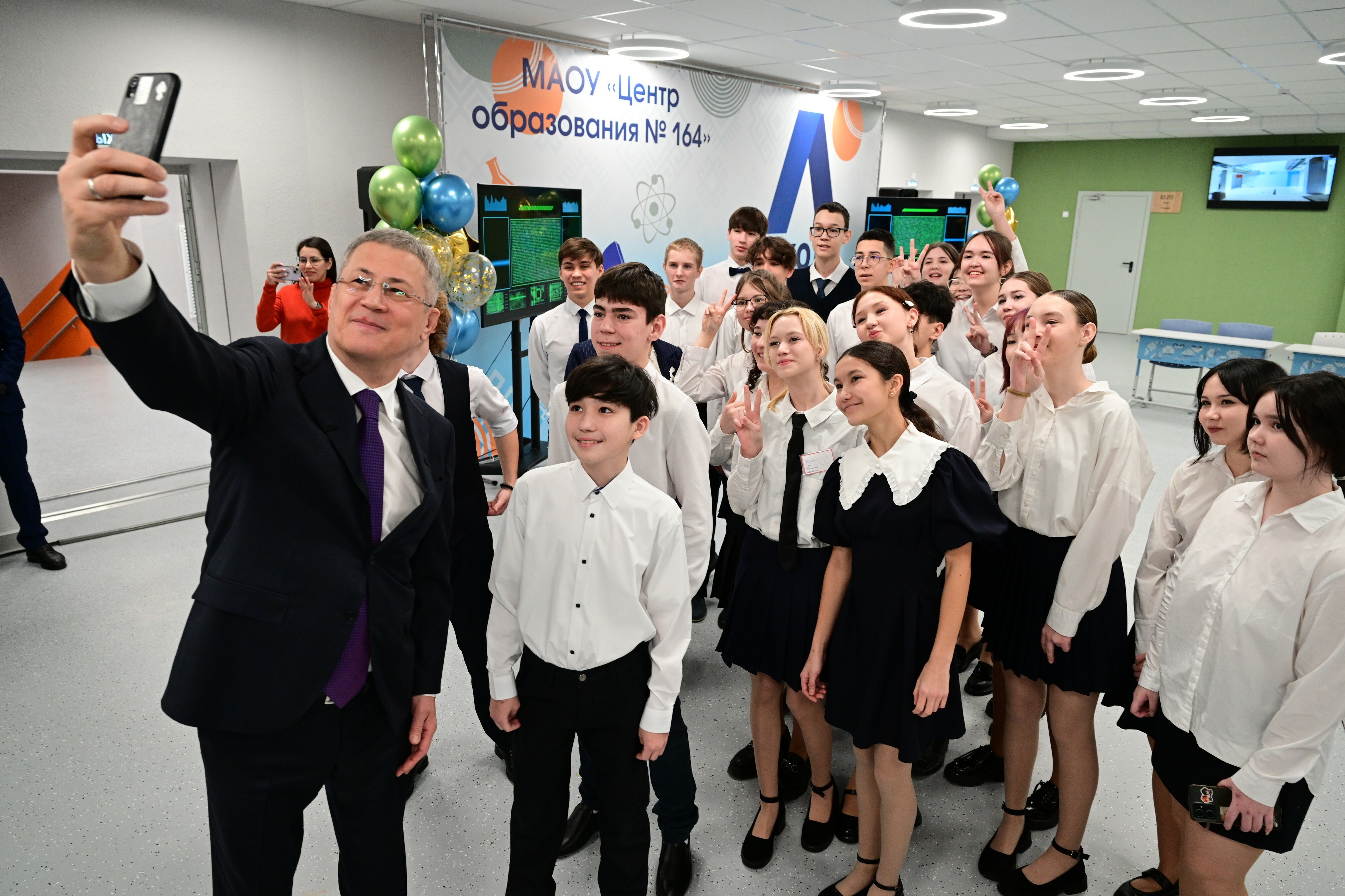 Волга буйы федераль округында - иң ҙур мәктәп!