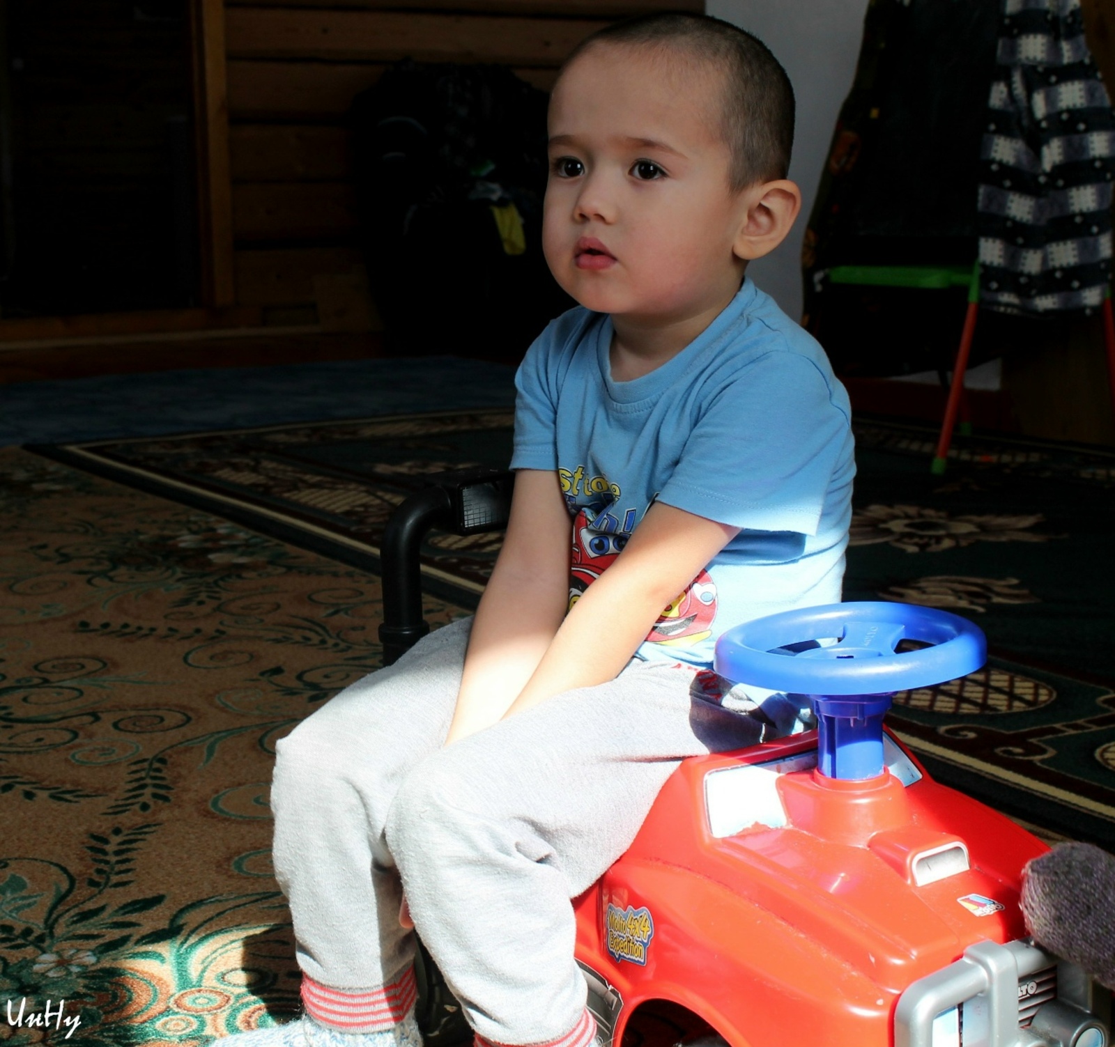 Телефонды көнөнә нисә тапҡыр алып ҡарайһығыҙ?