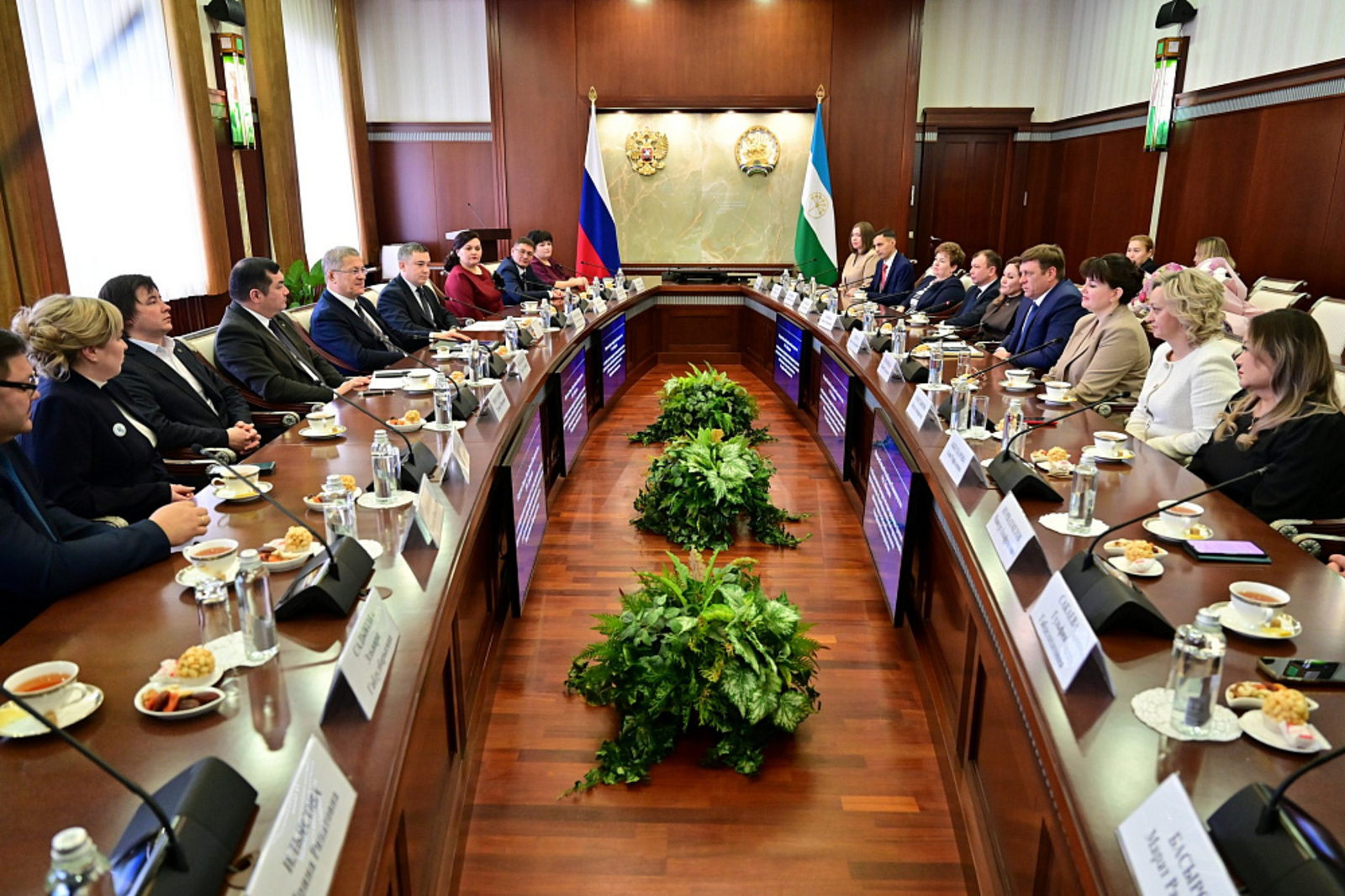 Ауыл мәктәптәренең йәш директорҙары менән осрашыу