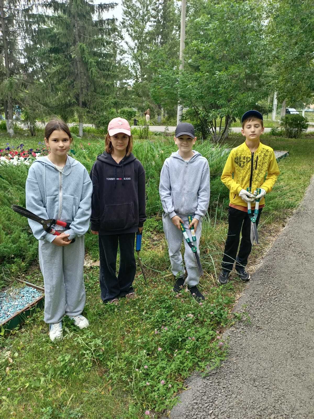 Йәй еткәс, мәктәптәр тынып ҡалды тиһегеҙме?