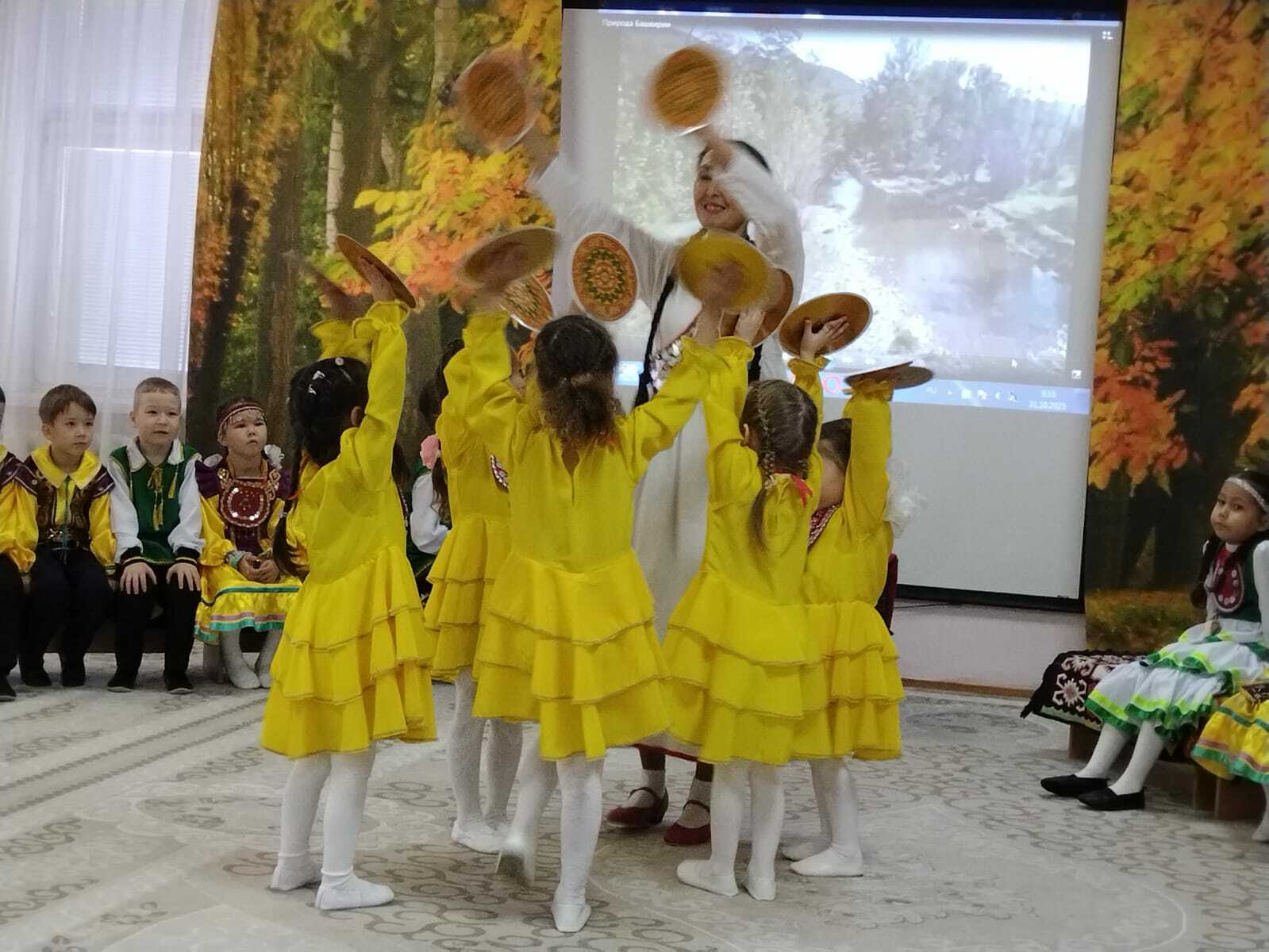 Милли үҙаң һәм тәрбиә: тәрбиәселәр белем камиллаштыра