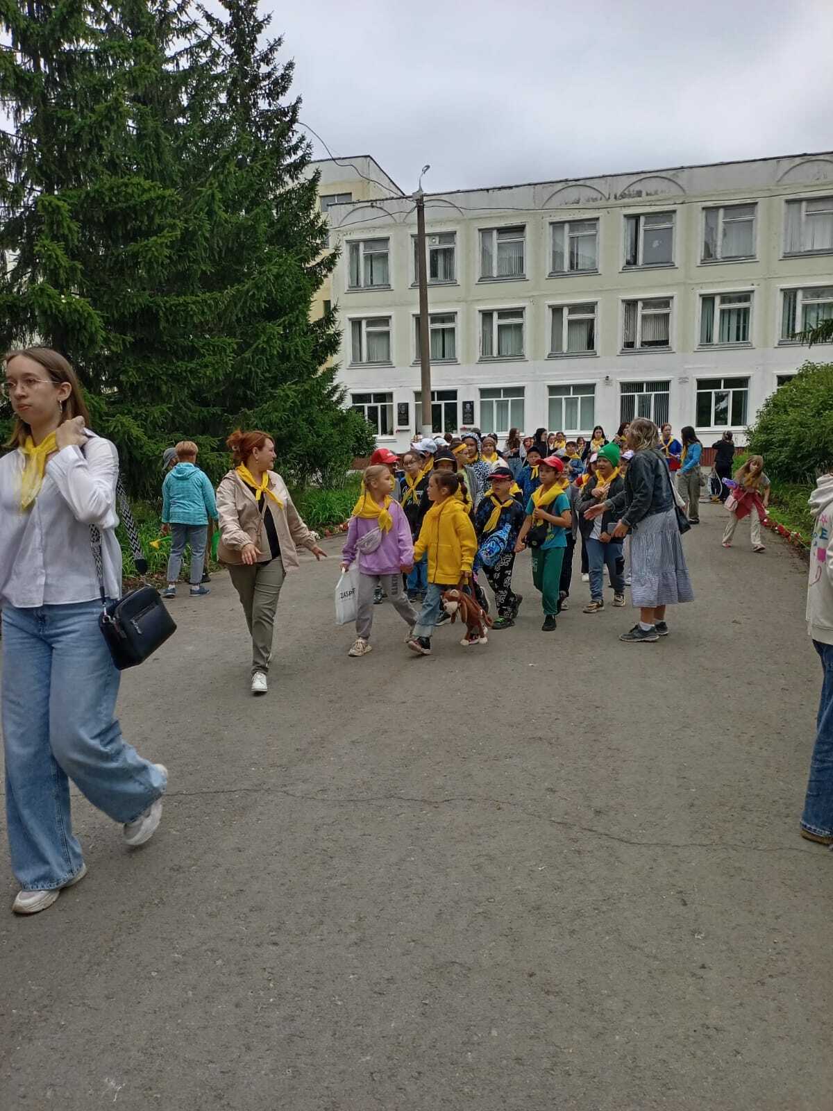 Йәй еткәс, мәктәптәр тынып ҡалды тиһегеҙме?